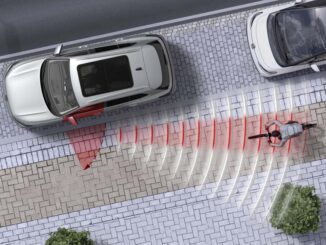 If another road user is approaching from behind as an occupant is exiting the vehicle, the exit warning system can issue warnings in various stages.